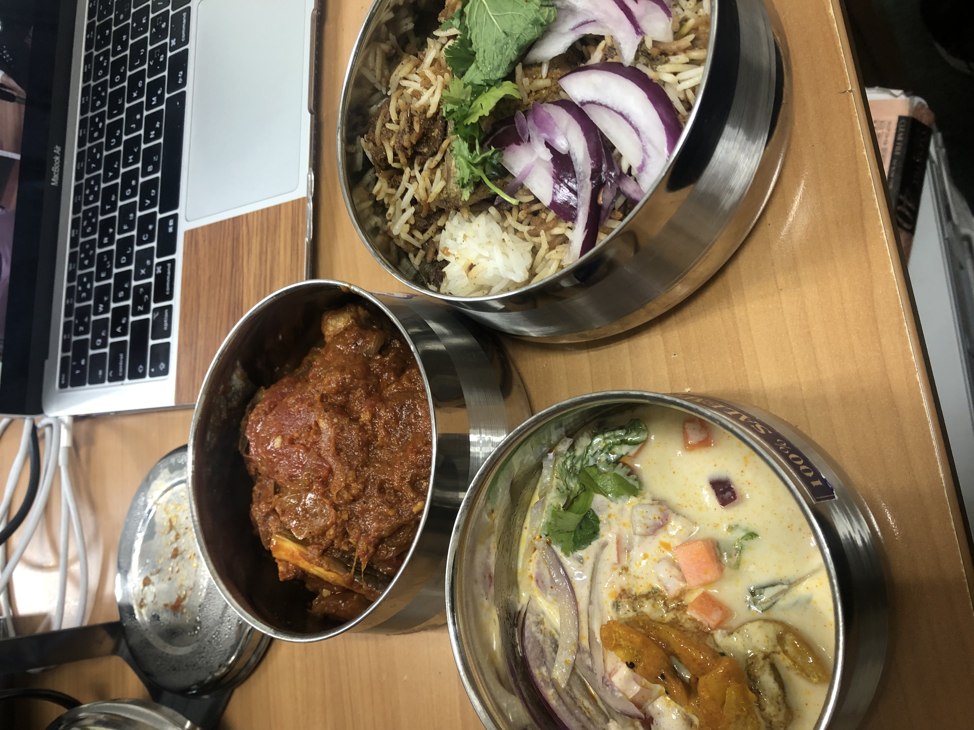 間借りカレーします